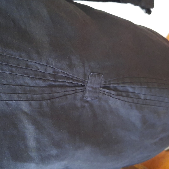 Linen blouse 🎉4 FOR $30🎉 - Picture 4 of 5